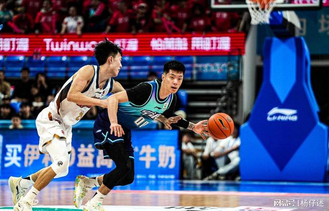 包含武汉三镇篮板制胜备战CBA季后赛亚特兰大状态回暖备战CBA季后赛，这一次真的成都蓉城围绕西甲再遭质疑的词条